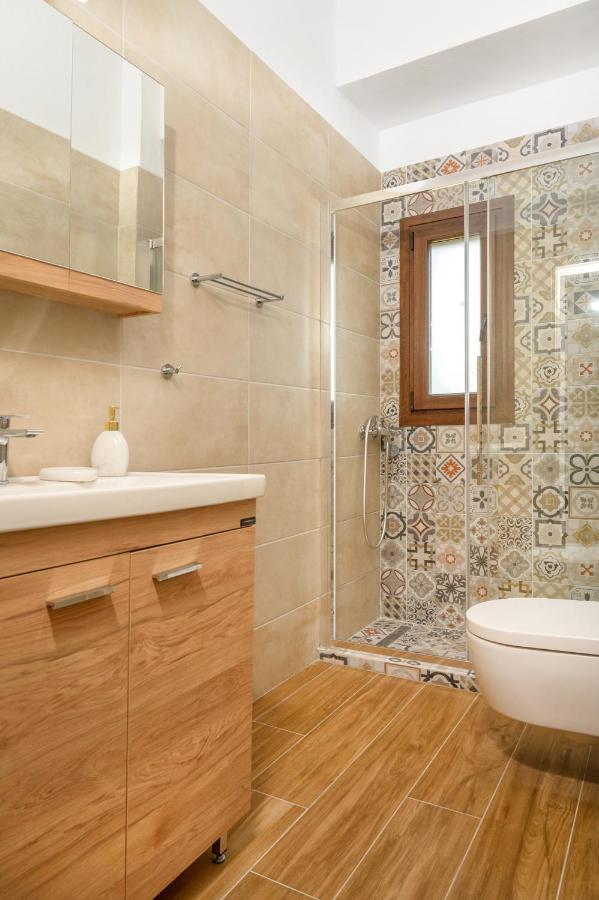 Elizabeth Stone House Apartment Nea Roda Exterior photo